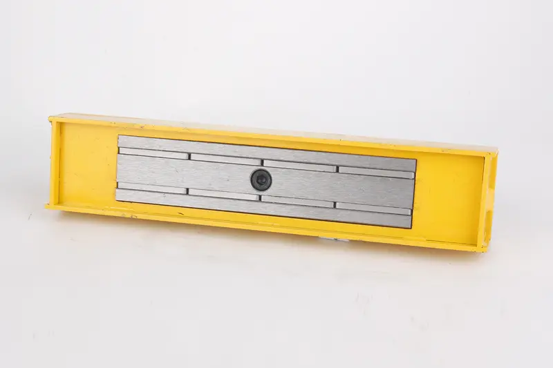 Shuttering Magnet yellow 2